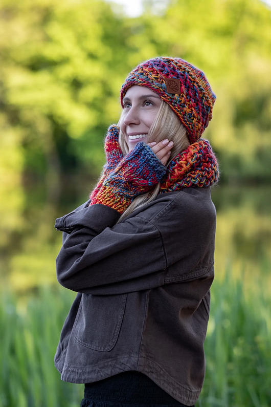 czapki damskie Czapka MERINO 100% Hope "Przygaszone Czerwienie" + podszewka BAWEŁNA
