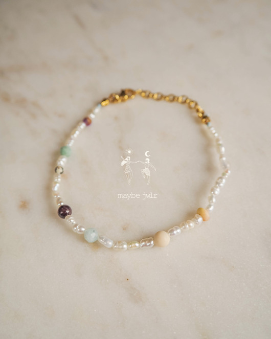 bransoletki z kamieni naturalnych Bransoletka z małych nieregularnych pereł