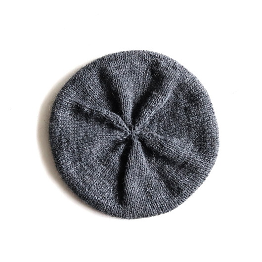 czapki damskie Grafit - beret w stylu francuskim