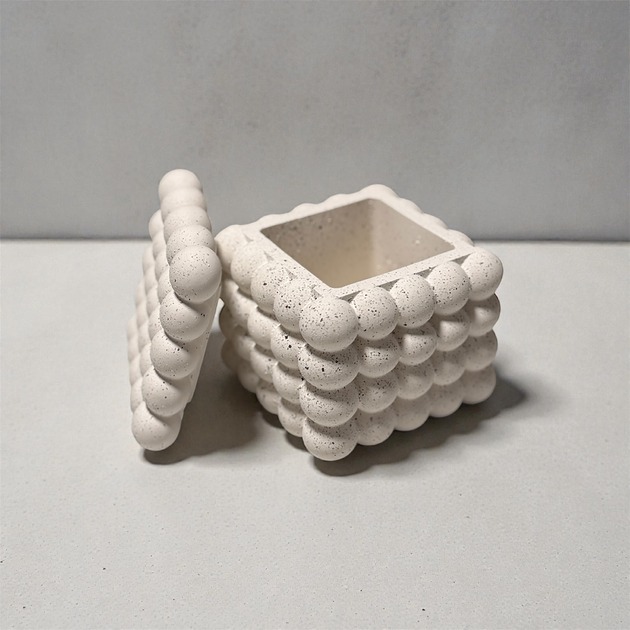 dodatki - różne Pudełko z przykrywką