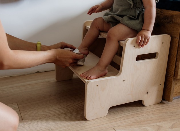 meble do pokoju dziecka Podest kuchenny dla dziecka MINI Kitchen Helper