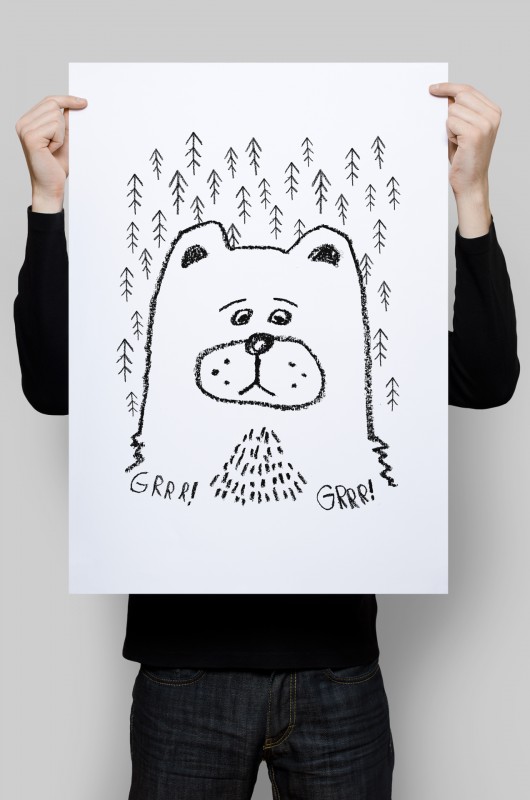 Niedźwiedź w lesie - plakat 50x70 familove