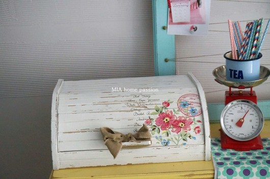 Chlebak Fresh Flowers MIA home