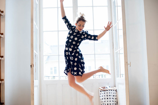 O/X SWING DRESS - Mom Kółko Krzyżyk