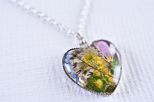 Naszyjnik z żywicy w kształcie serca So Jewelry