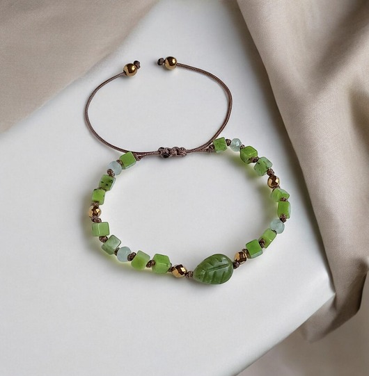 bransoletki z kamieni naturalnych ZDROWIE i DŁUGOWIECZNOŚĆ - nefryt - liściasta bransoletka