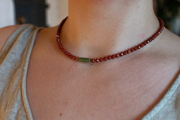 chokery Naszyjnik choker z jaspisem czerwonym