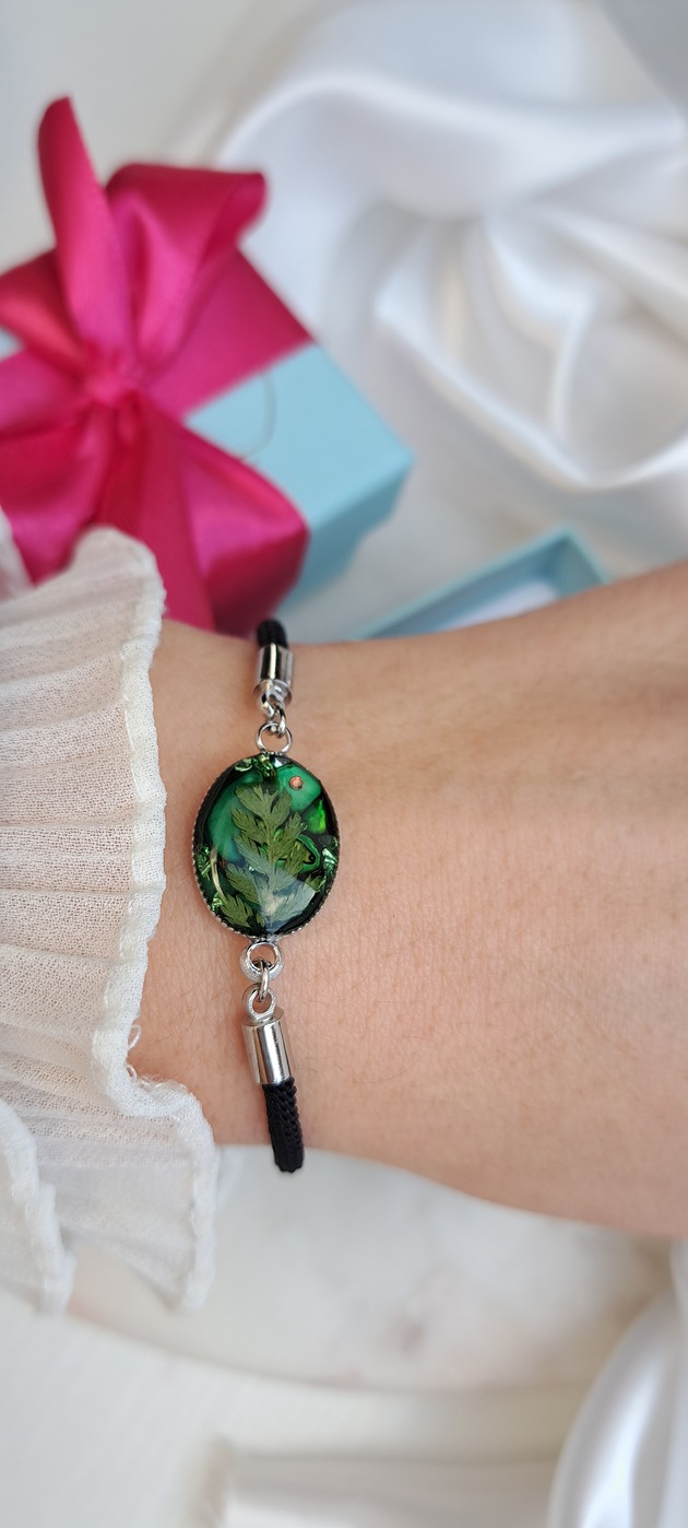 bransoletki na sznurku Bransoletka Paproć na Zieleni