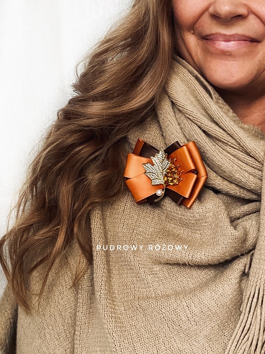 broszki Brosza z unikatowym liściem z perełką i kryształkami Liść