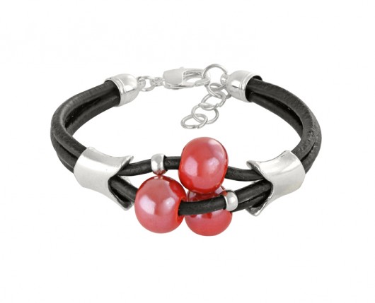 3 balls - black & red. M A N D A L A