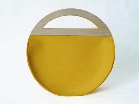 Round felt bag Yellow moo studio