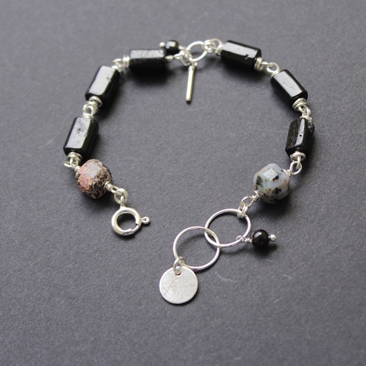 bransoletki z kamieni naturalnych Bransoletka Czarny turmalin z towarzystwie