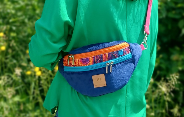 saszetka nerka Granatowa nerka damska z weluru Veracruz