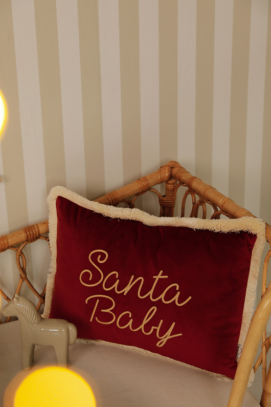 poduszki z napisami Poduszka Dekoracyjna Carmin Red "Santa Baby"