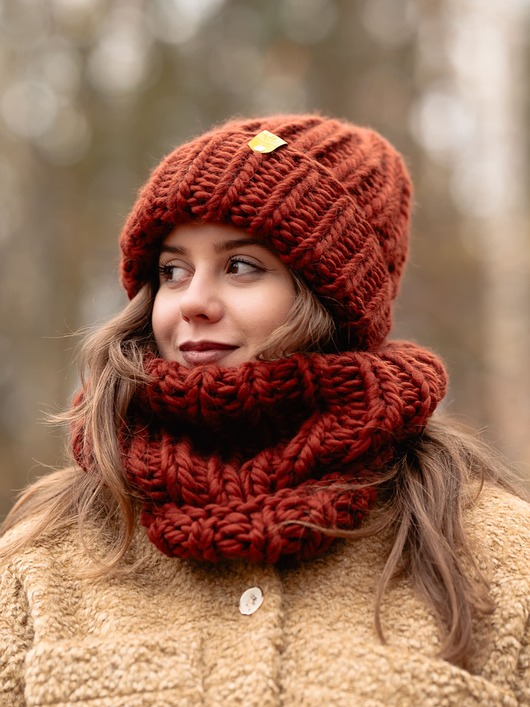 czapki damskie Wełniana czapka i komin- komplet zimowy peruvian WOOLY rudy brąz