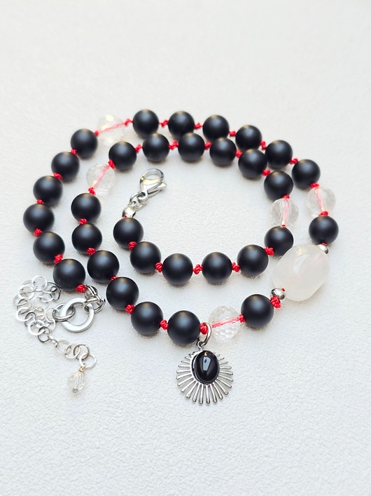 korale Naszyjnik Kryształ w Czarnym Onyksie