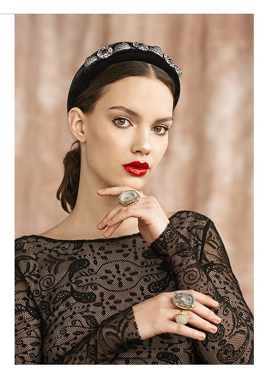 Black crown Republika jewelry