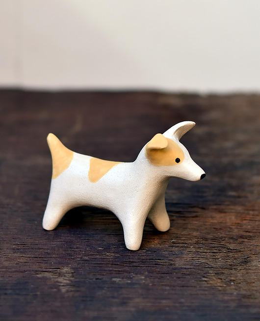 figurki i rzeźby Figurka ceramiczna piesek w rude łatki