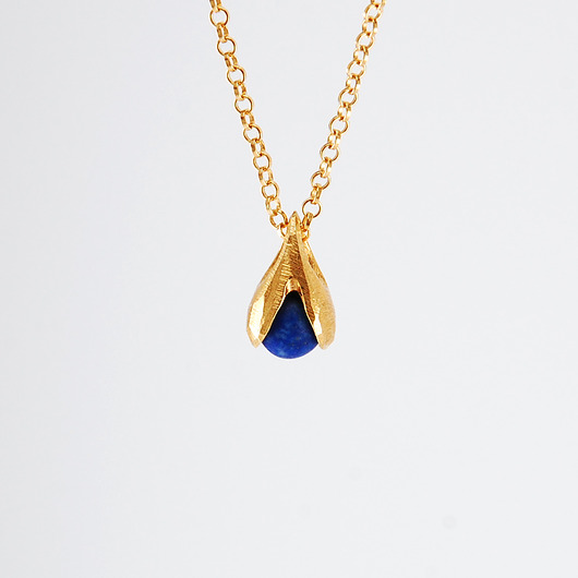 srebrne naszyjniki Złocony naszyjnik KONWALIA  z lapis lazuli