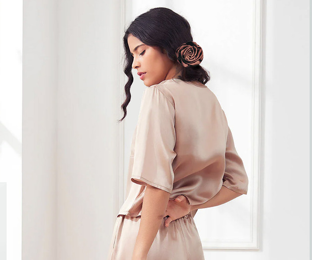 gumki do włosów Brązowa, jedwabna róża na miniscrunchie