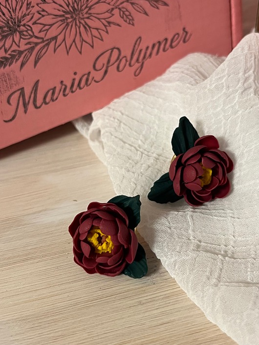 kolczyki z masy plastycznej Kolczyki Sztyfty Czerwony Piwonia 