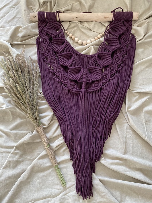 makramy Makrama z drewnianymi koralami w stylu boho