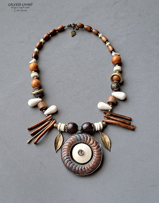 wisiory Wisiorek w kolorach ziemi w stylu boho z ręcznie wypalanej ceramiki handmade