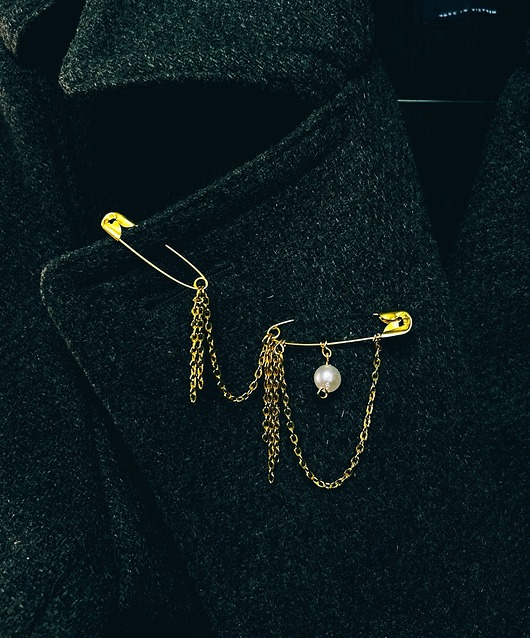 broszki Broszka handmade na agrafce złota biżuteria artystyczna slow fashion