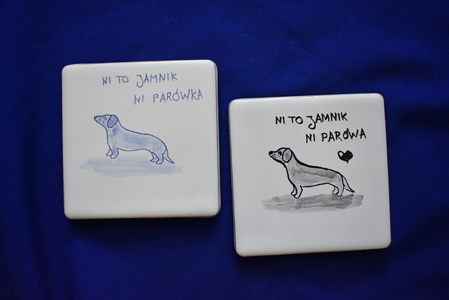 podkładki do kuchni Kafle ręcznie malowane- podkładki ceramiczne jamniki