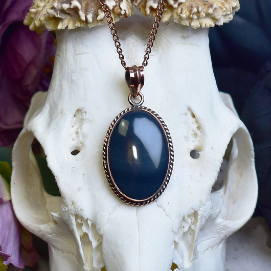 wisiory Miedziany wisiorek z czarnym agatem w prostej ozdobnej oprawie