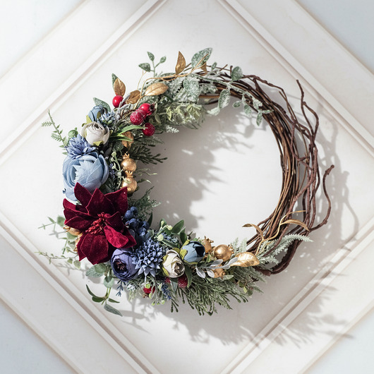wianki bożonarodzeniowe Zimowy wieniec na drzwi bordo i błękit (26cm)