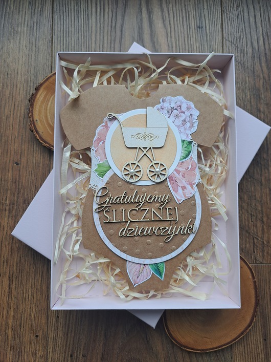 kartki scrapbooking Kartka z okazji narodzin córeczki (w pudełku)