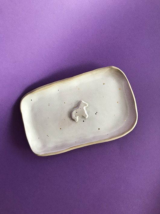 Talerz ceramiczny Koń biały ELEMTHEBRAND