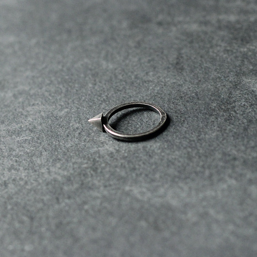 Minimalistyczny pierścionek SPIKE SHAMBALA