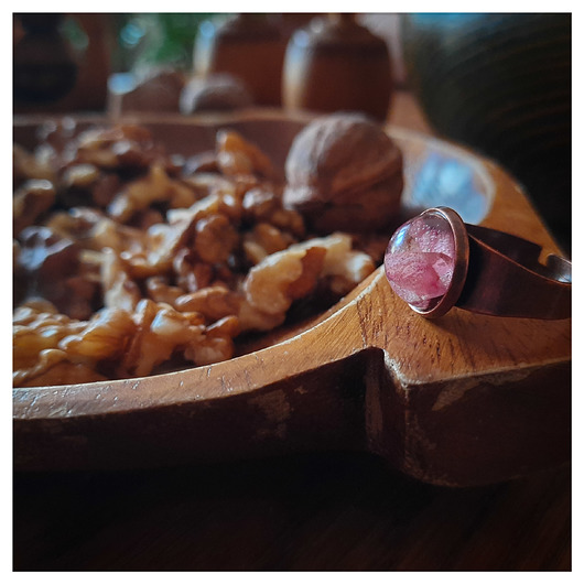 Mikro pierścionek z różą, gruba obrączka Figa handmade accessories