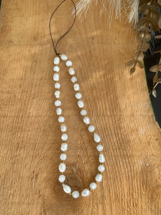 Akcesoria pozostałe Zawieszka do telefonu - perły i kamień księżycowy