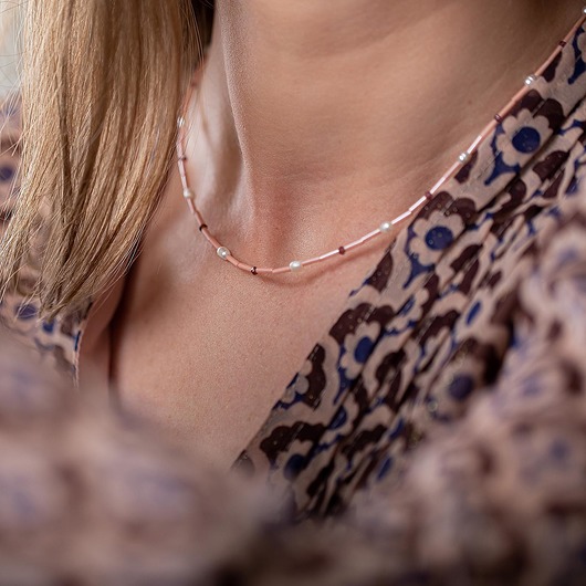 chokery Choker z perełek i granatu
