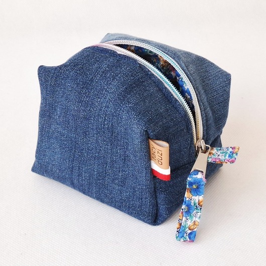 kosmetyczki Kosmetyczka kostka " jeans i kwiatuszki 2"