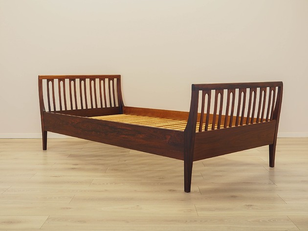 łóżka Łóżko palisandrowe, duński design, lata 70, produkcja: Illums Bolighus