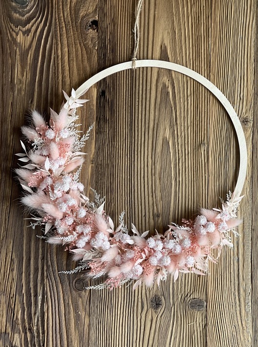 Pastelowy naturalny wianek z puchatych suszków Rosa