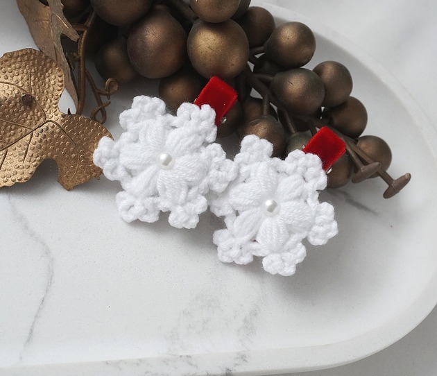 ozdoby do włosów dla dzieci Świąteczna spinka do włosów dla dziewczynki LUNA śnieżynka SL23