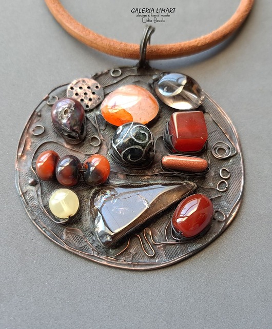 wisiory Wisior z minerałami, taki inny. Handmade dla koneserki kochającej unikaty