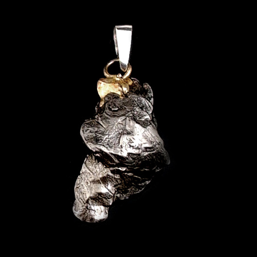 wisiory Wisiorek z meteorytem