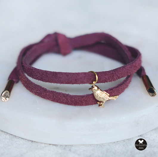 dusty purple bird gold barboleta