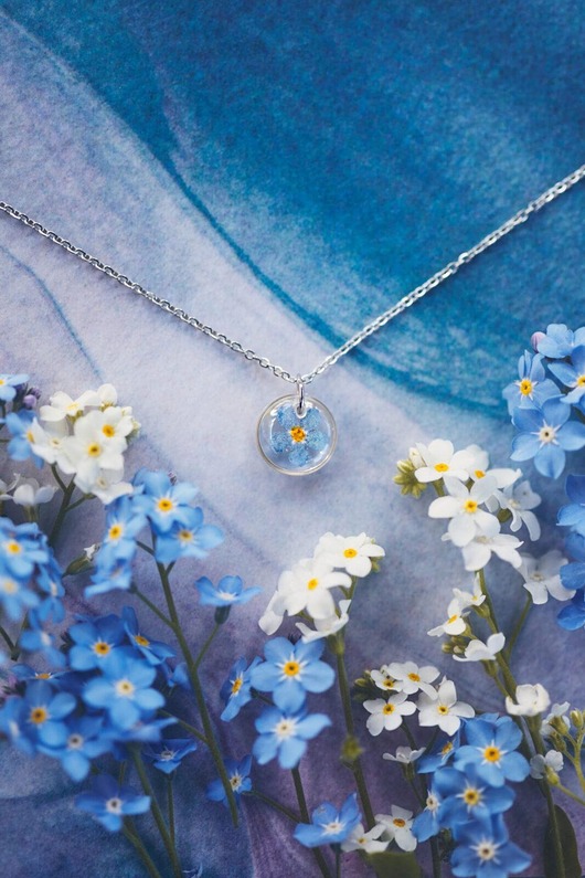 srebrne naszyjniki Bestseller Naszyjnik kółeczko z niezapominajką