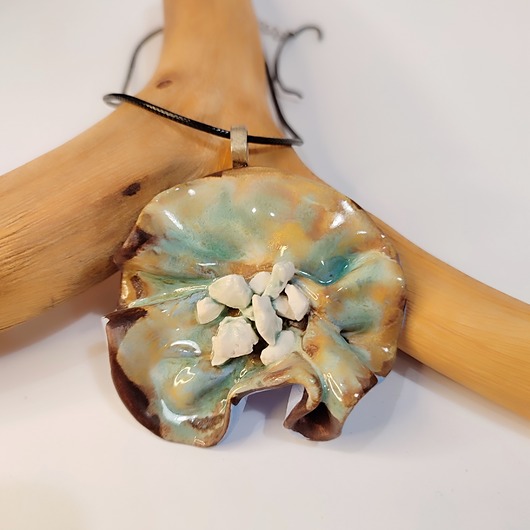 wisiory Wisiorek, naszyjnik ceramiczny "Kwiat Maku"