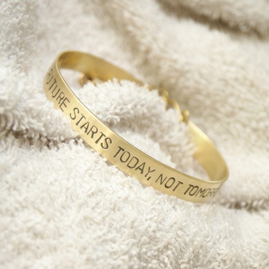 Like - brass chain SHEandHE