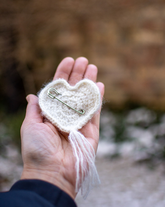 broszki Serduszko broszka z agrafką