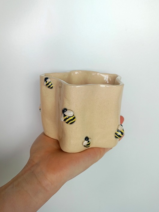 kubki Ceramiczny kubek/pojemnik w pszczółki