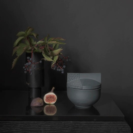 świeczniki i świece Basalt Black - pojemnik z czarnej porcelany